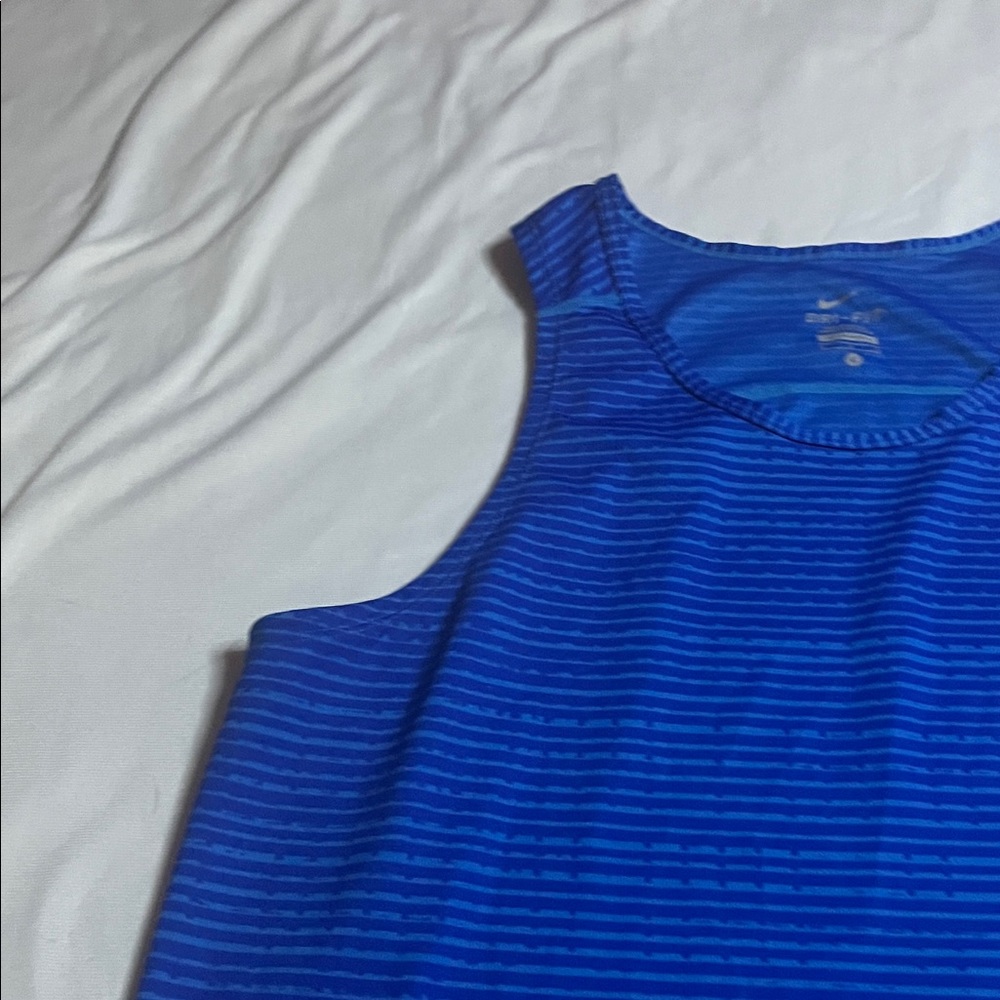 Nike Tank Top - Picture 4 of 9